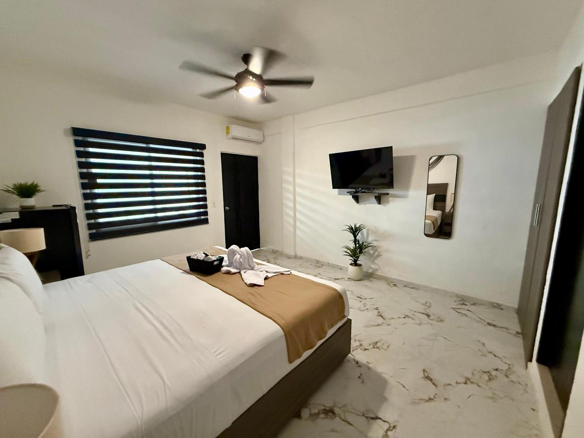 Casa Tortuga 5Th Ave Hotel Playa del Carmen Bagian luar foto